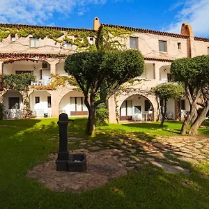 3* Aparthotel La Rosa